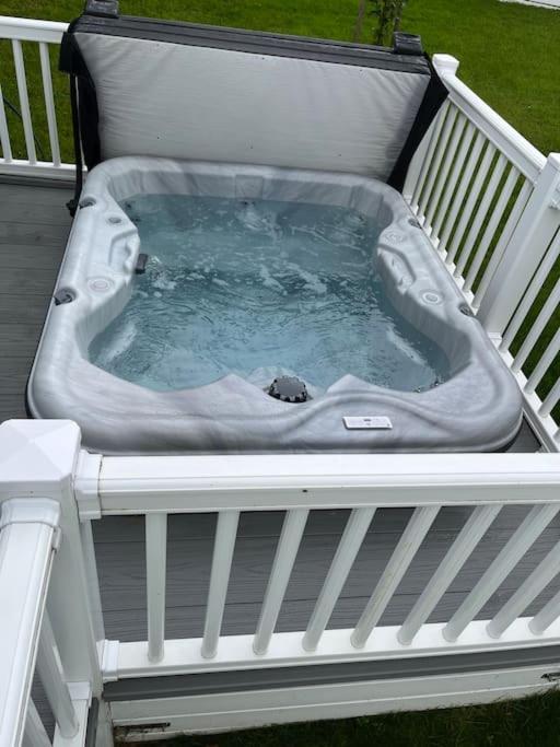 Вилла The Cornish Hottub Escape Сент-Остел Экстерьер фото